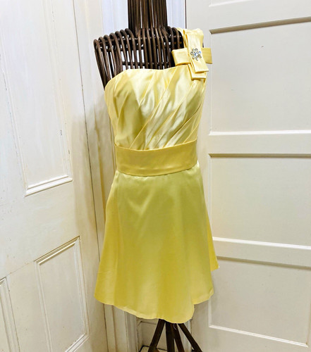 Yellow satin one - satin, one-shoulder