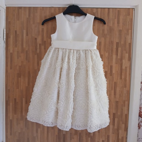 Bridesmaid dress size by - 6,