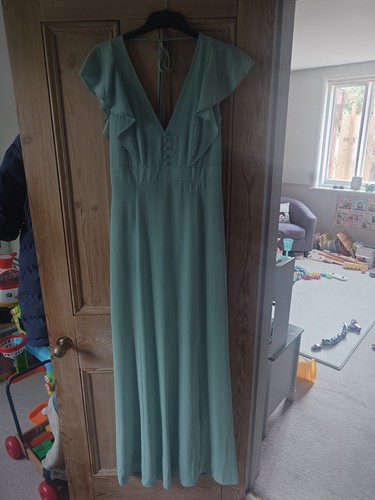 Maids measure bridesmaid - to,